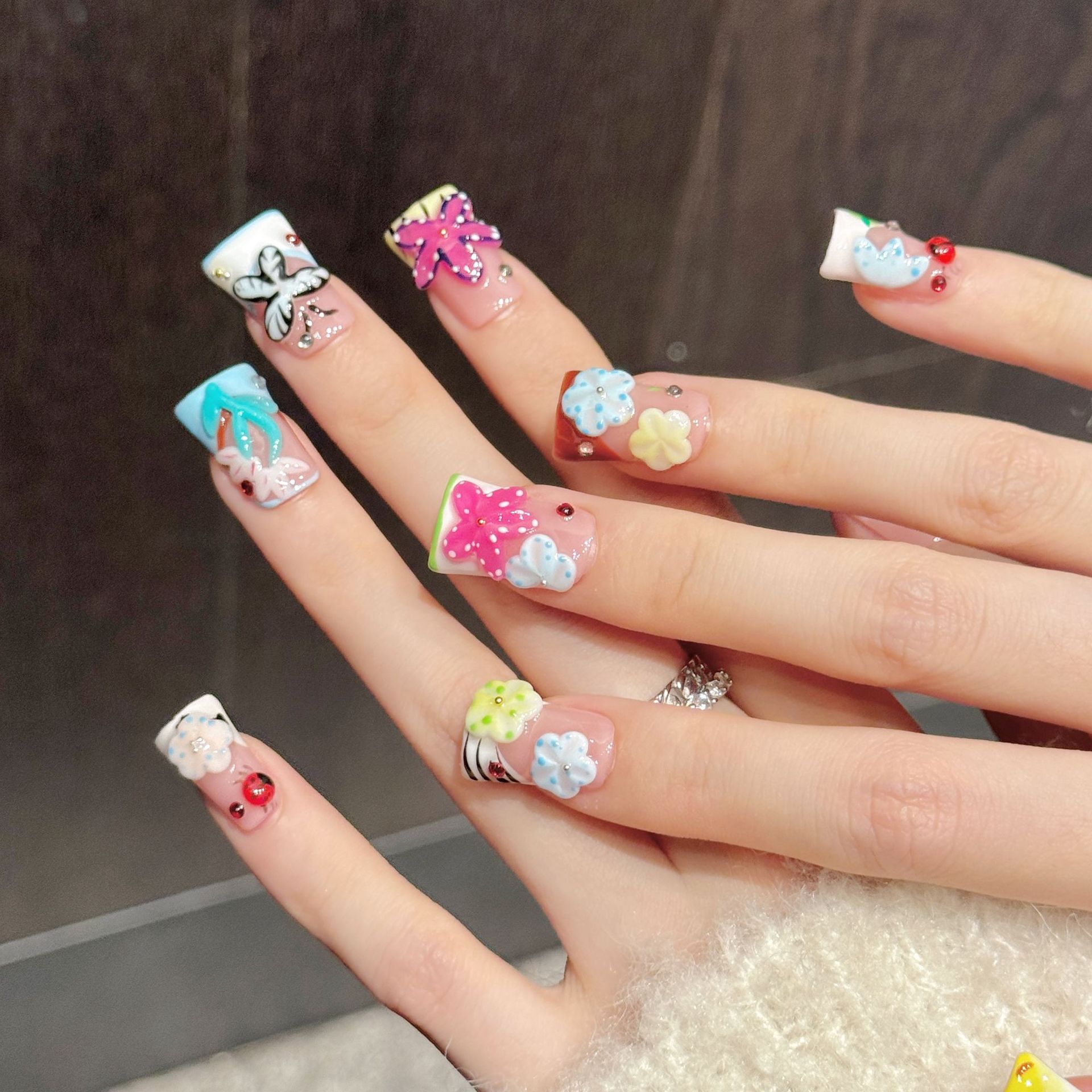 10 pezzi di unghie finte fatte - Resin Art Flower recensione e prezzo